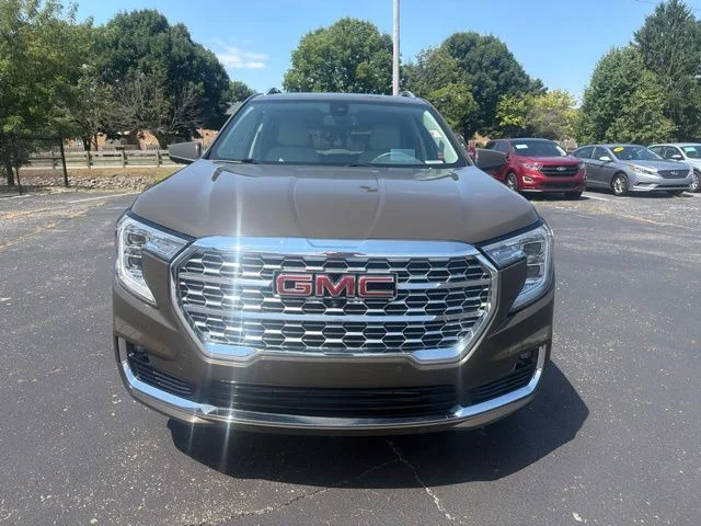 Used 2023 Brown GMC Denali image 2
