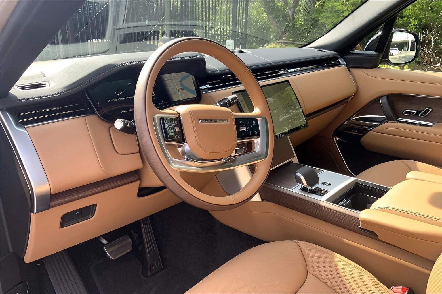 New 2026 Batumi Gold LAND ROVER SE LWB 7-Seats / V8 image 8