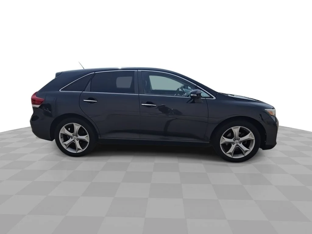 Used 2013 Gray Toyota Limited image 9