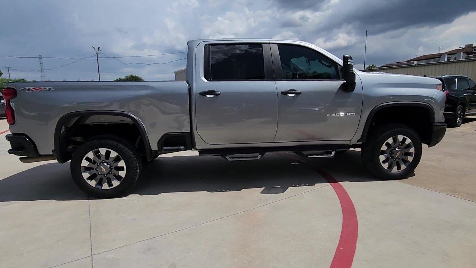 2025 Chevrolet Silverado 2500HD Custom - Photo 9