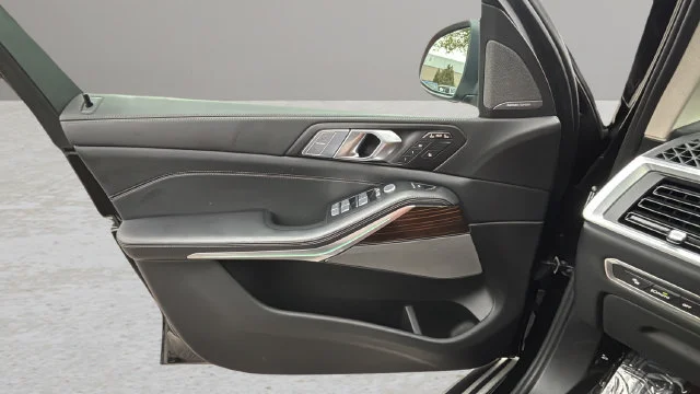 Used 2026  BMW xDrive40i image 19
