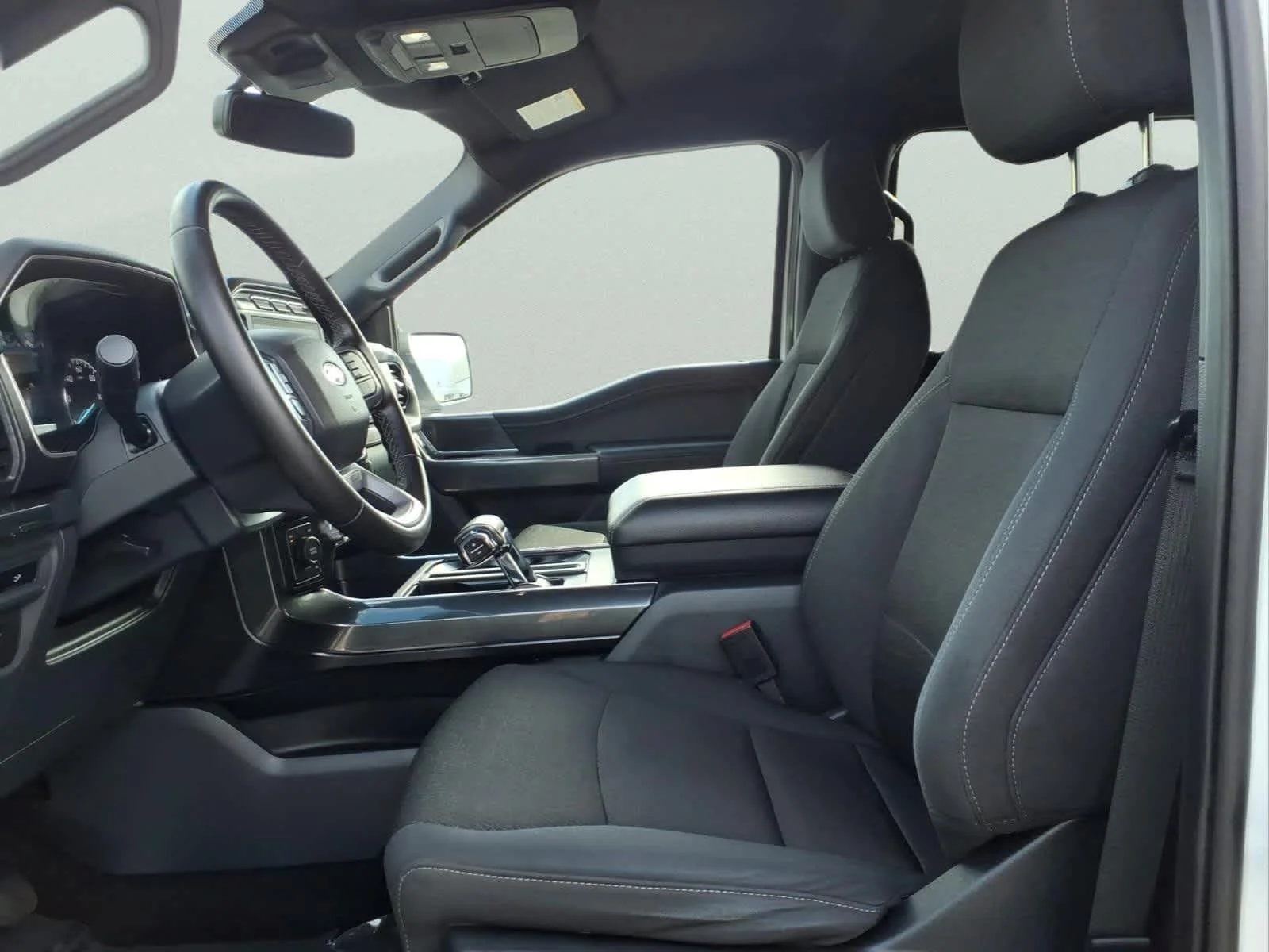 Used 2023 Oxford White Ford XLT image 15