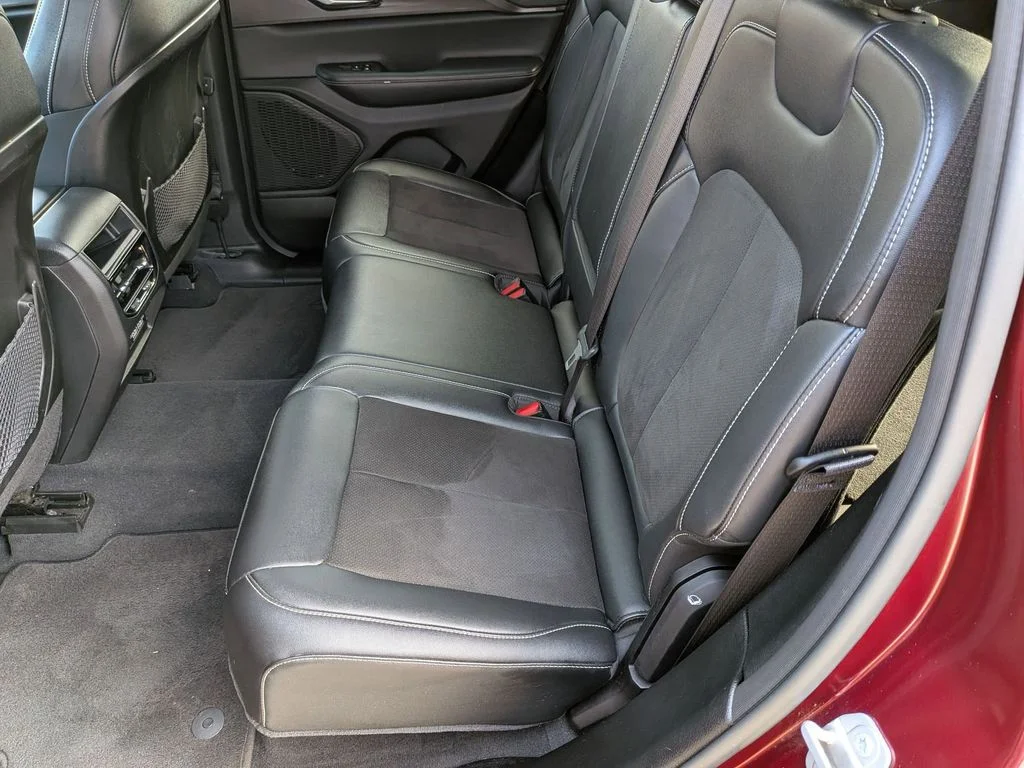 Used 2023 Red Jeep Altitude X image 24