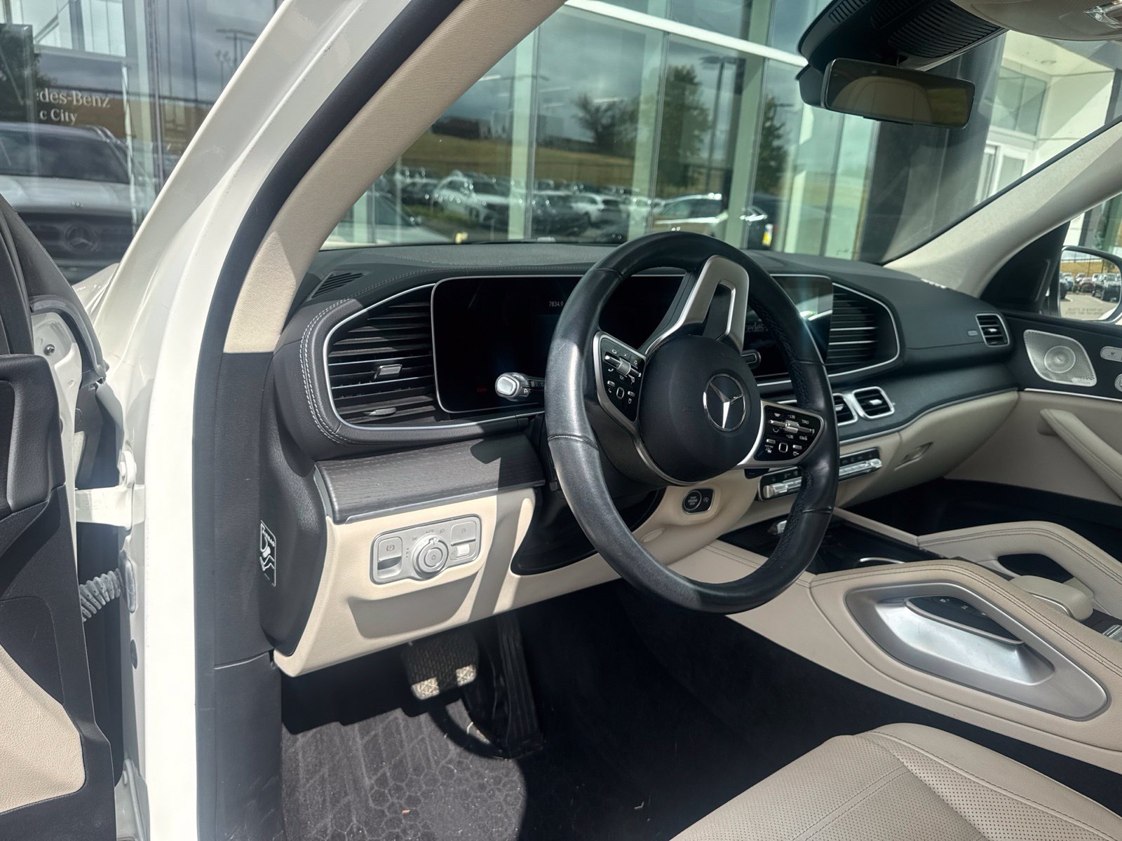 Certified Used 2023 MANUFAKTUR Diamond White Metallic Mercedes-Benz GLS 450 image 5