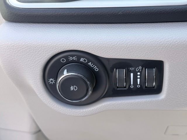 2023 Chrysler Pacifica Touring L - Photo 21