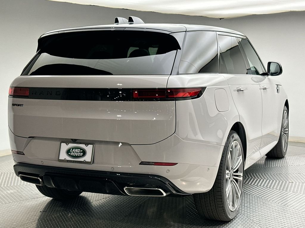 New 2026 Borasco Grey Land Rover Dynamic SE image 3