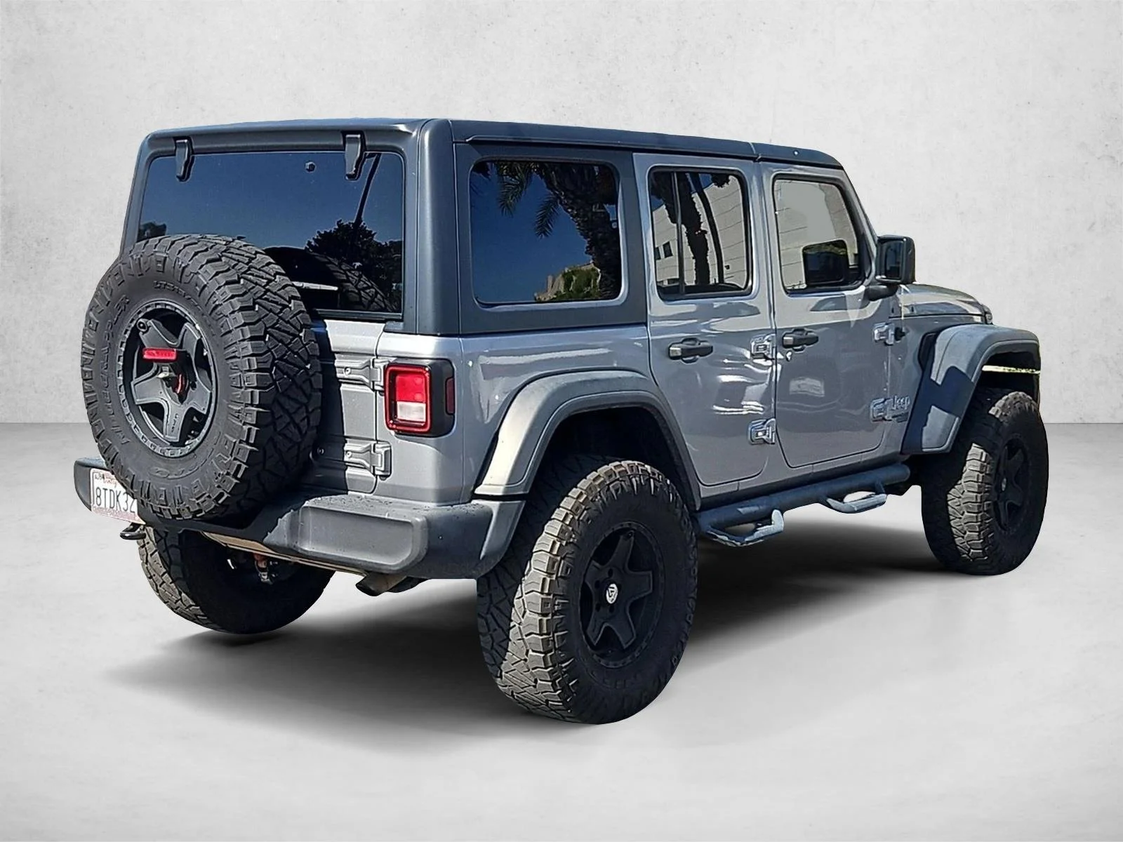 Used 2020 Billet Silver Metallic Clearcoat Jeep Sport S image 5