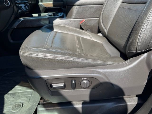 Used 2022 White Frost Tricoat GMC Denali image 22