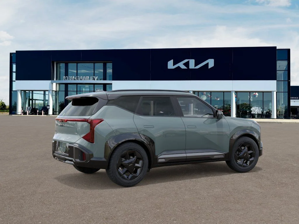 New 2027 Iceberg Green Kia X-Line S image 6