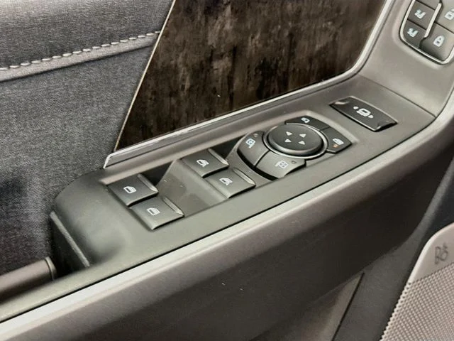 New 2027 Agate Black Metallic Ford F-250® Lariat® image 18