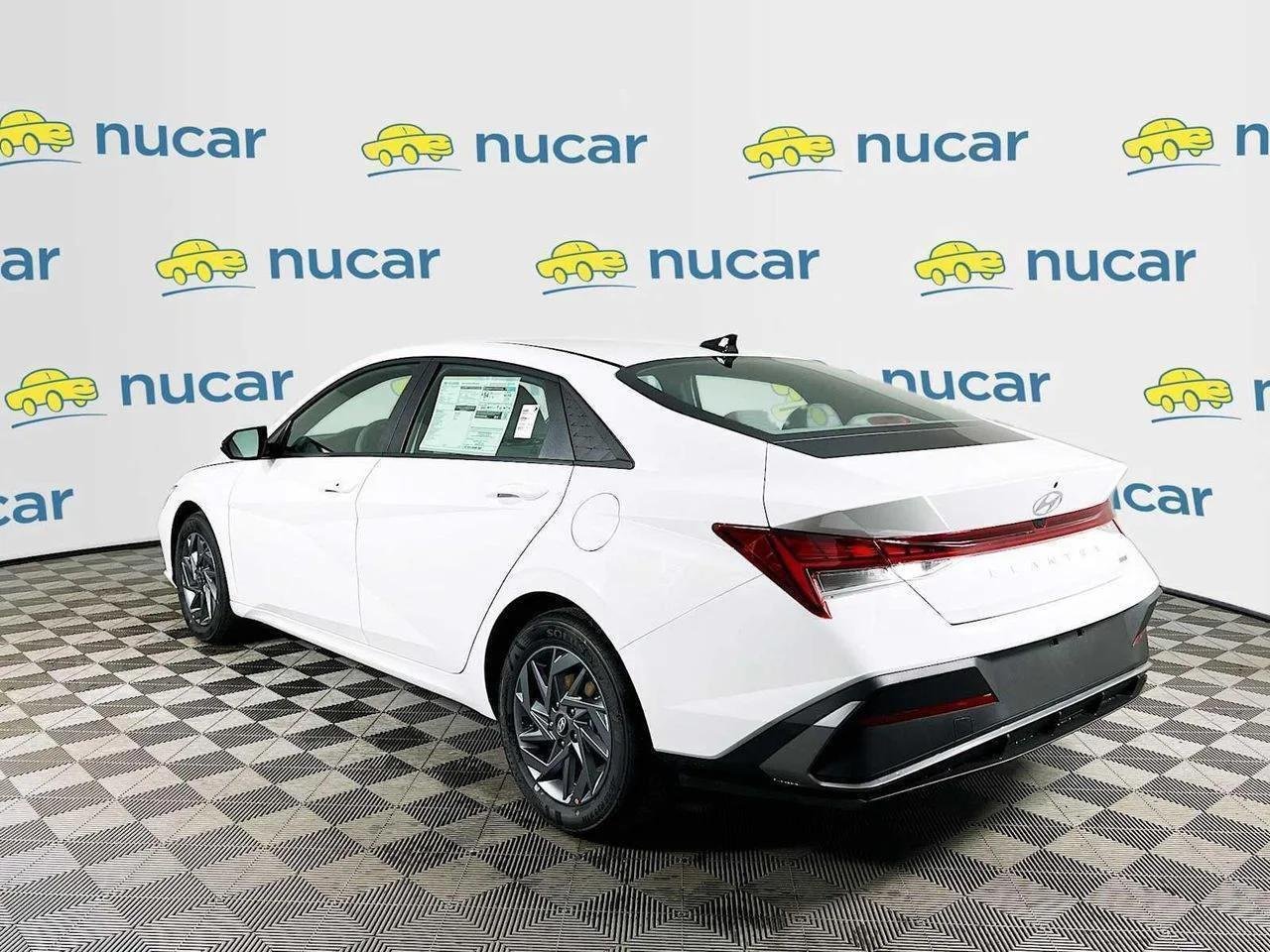2026 Hyundai Elantra Hybrid — photo 5
