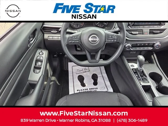 Used 2025 Silver Nissan 2.5 S image 7