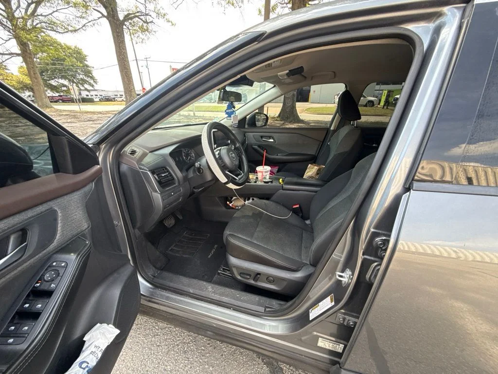 Used 2021 Gray Nissan SV image 11