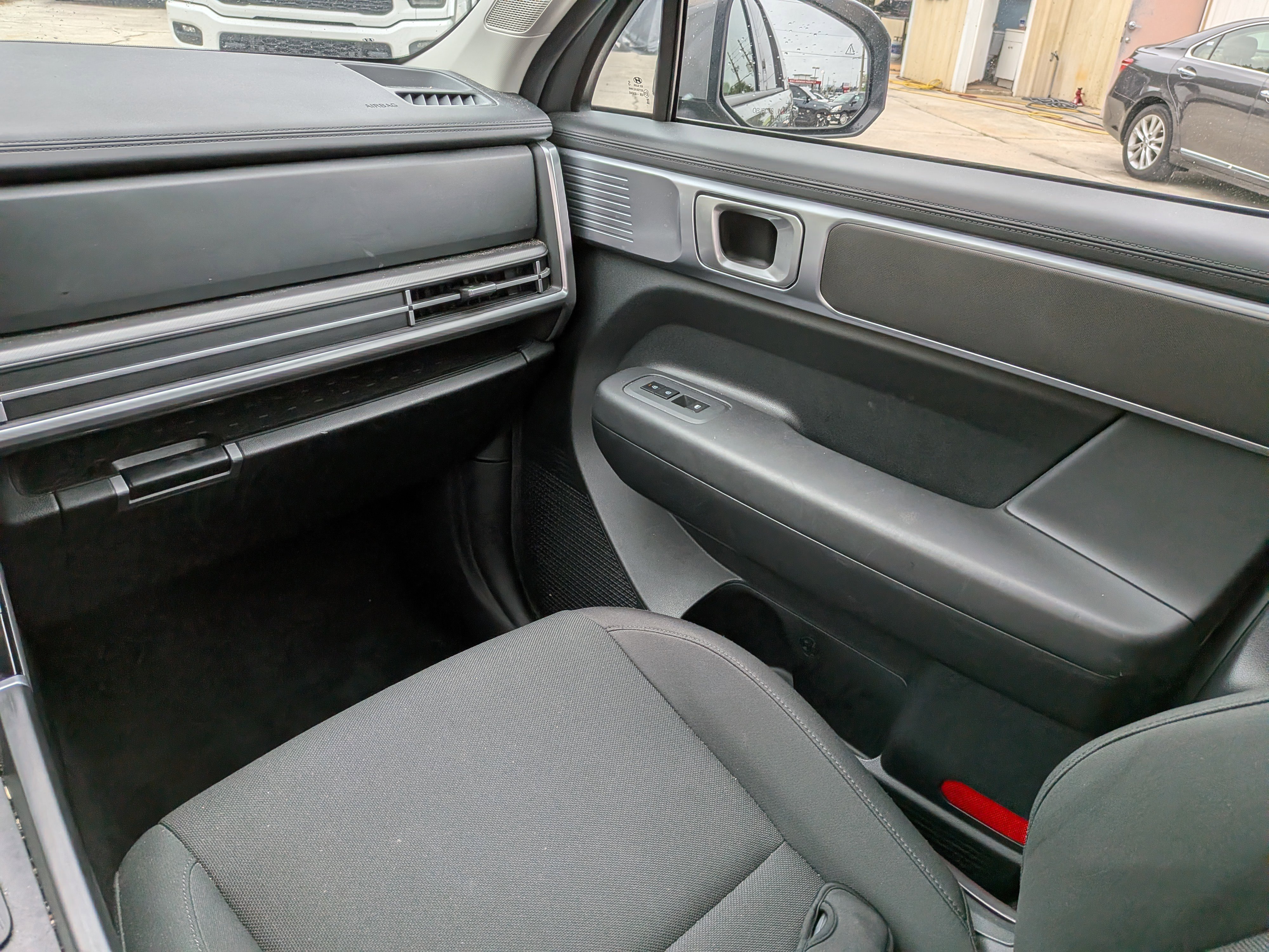 Used 2025 Hampton Gray Hyundai SE image 12