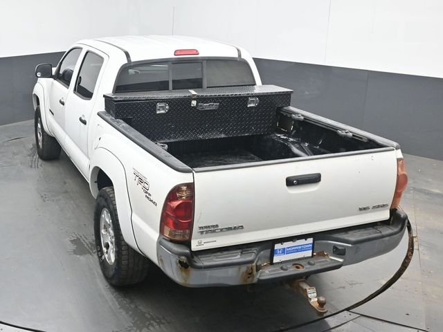 Used 2008 White Toyota Base image 29