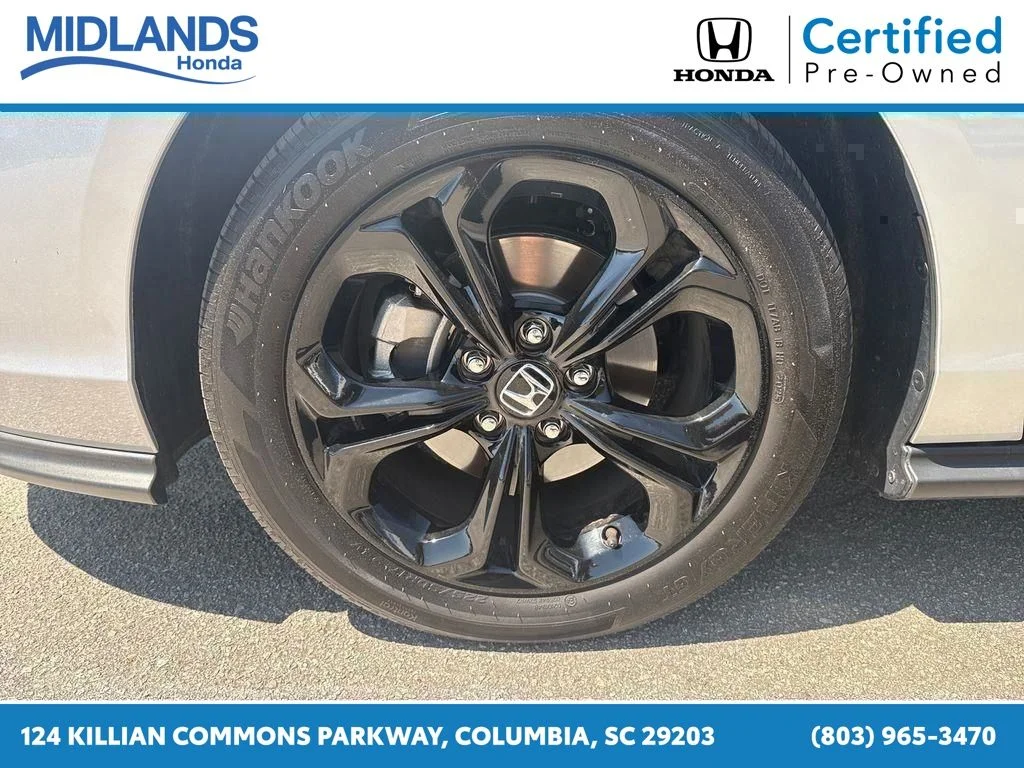 Certified Used 2025 Solar Silver Metallic Honda SE image 10
