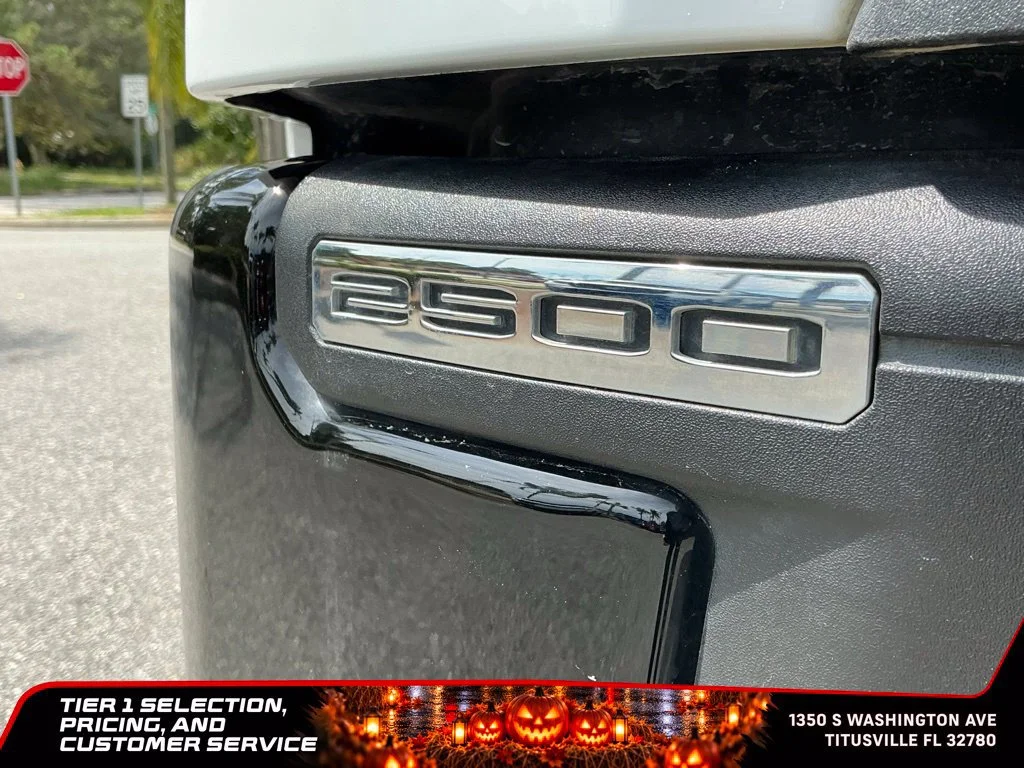 Used 2024 Summit White GMC AT4X image 33
