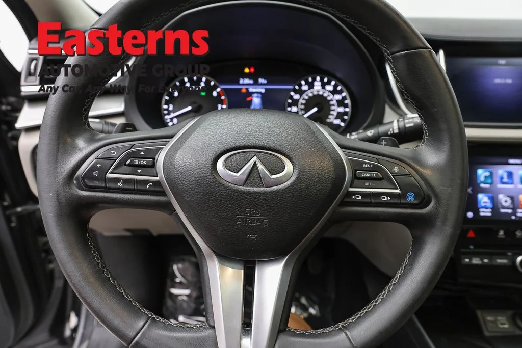 Used 2023 Gray INFINITI LUXE image 10