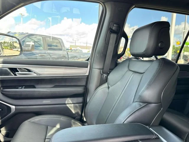 New 2026 White Jeep  image 18