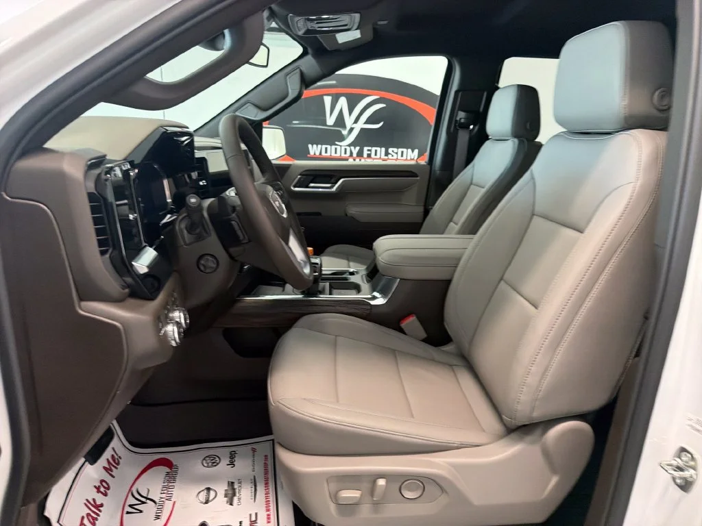 2026 GMC Sierra 1500 SLT - Photo 9