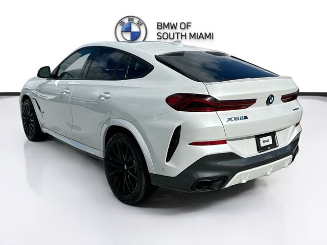 Used 2021 White BMW xDrive40i image 5