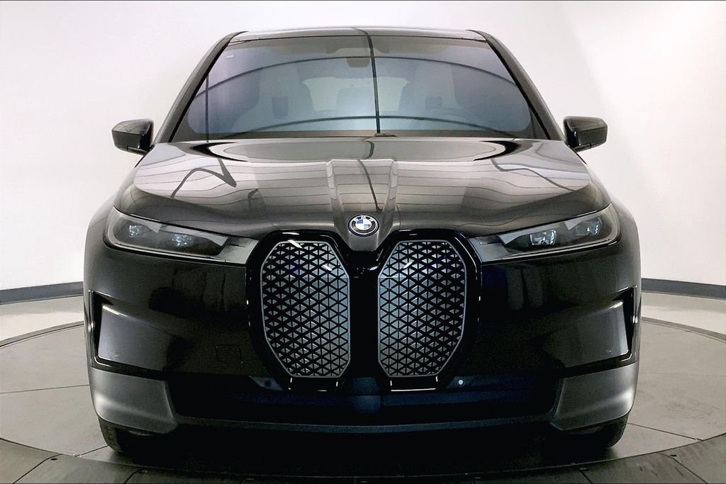 Used 2024 Dark Graphite Metallic BMW  image 2