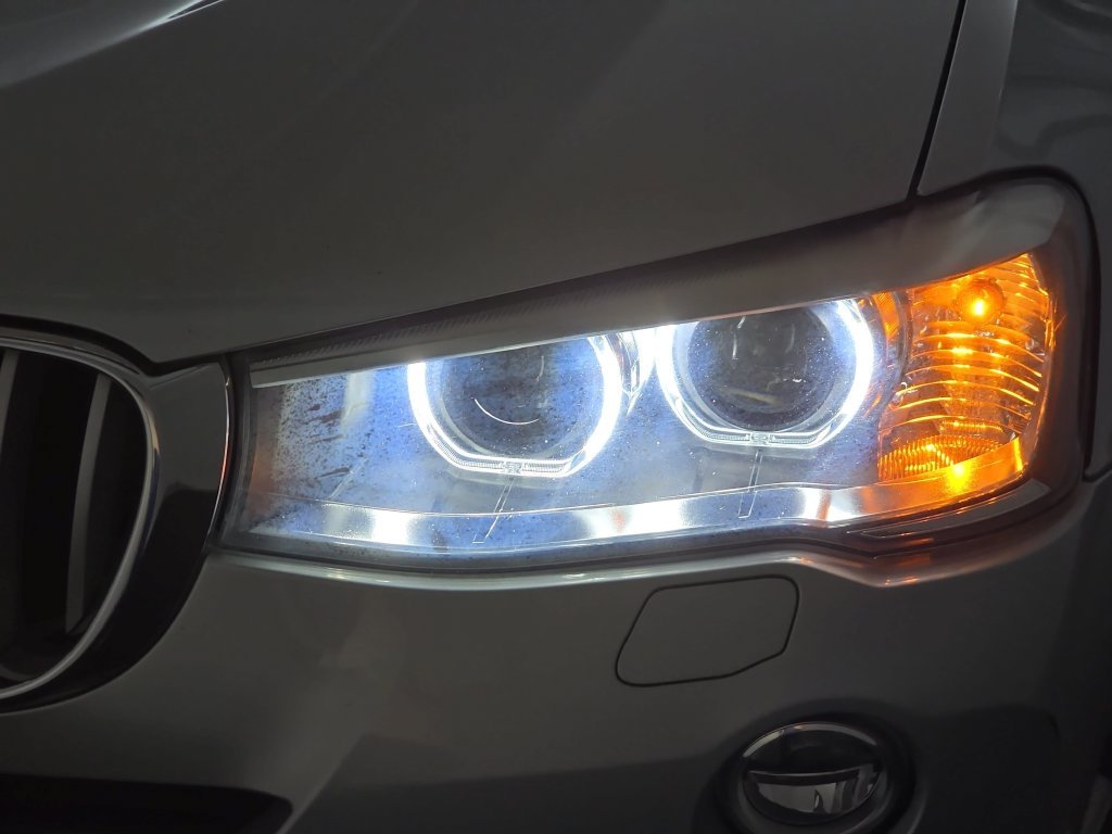 Used 2016 Glacier Silver Metallic BMW xDrive28d image 31