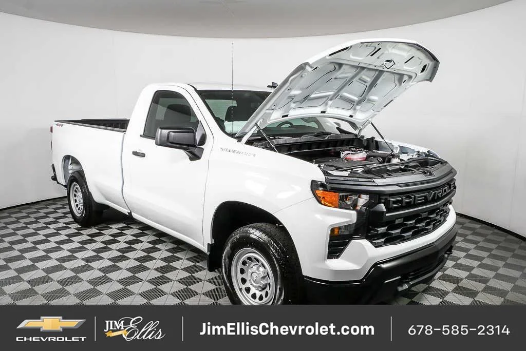 New 2026 Summit White Chevrolet WT image 25