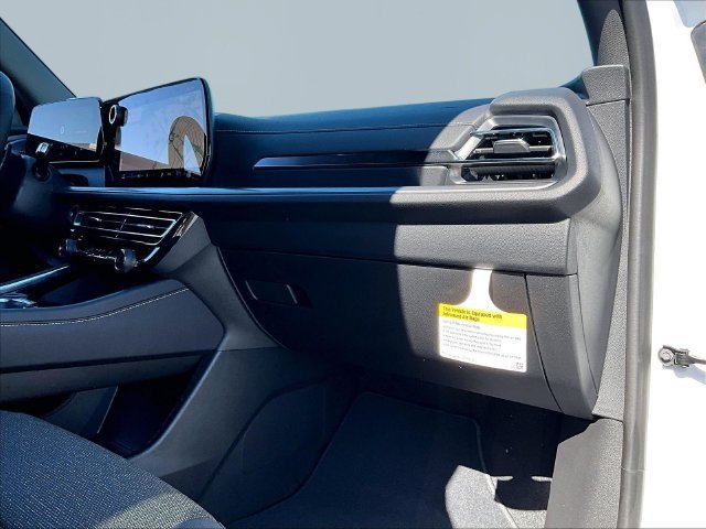 2027 Chevrolet Traverse LT - Photo 28