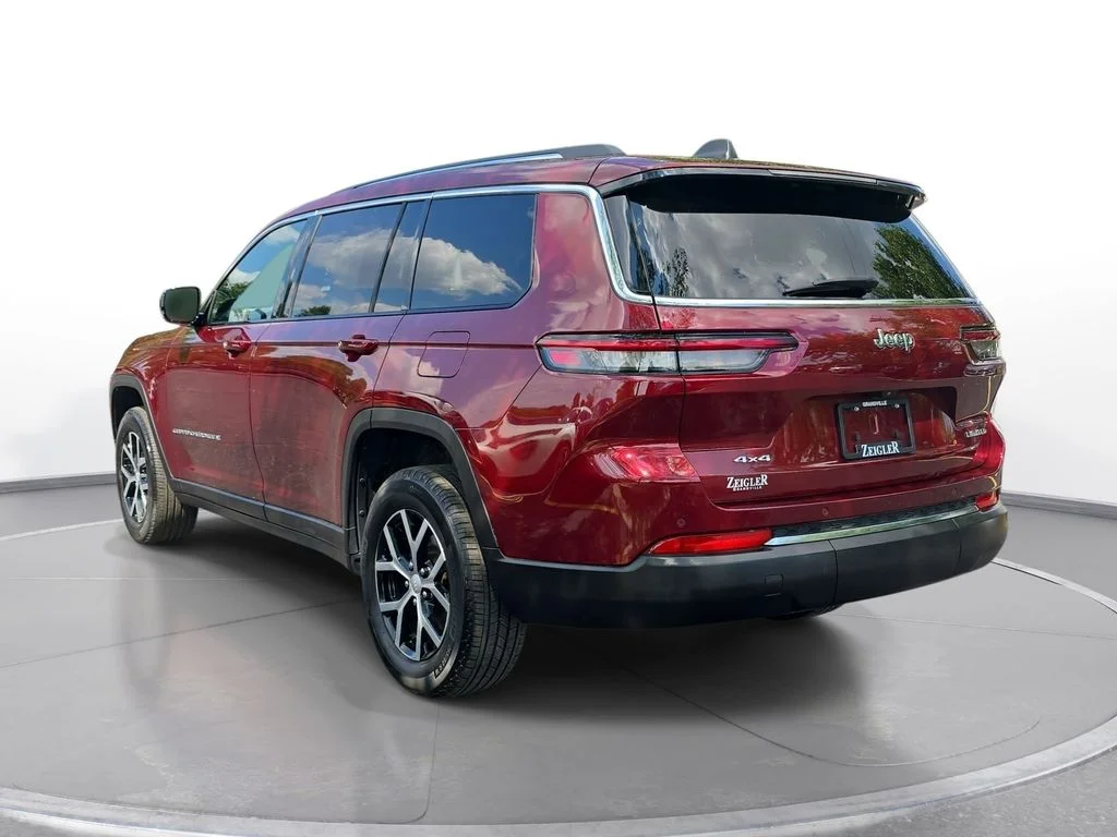 Used 2023 Red Jeep Limited image 7