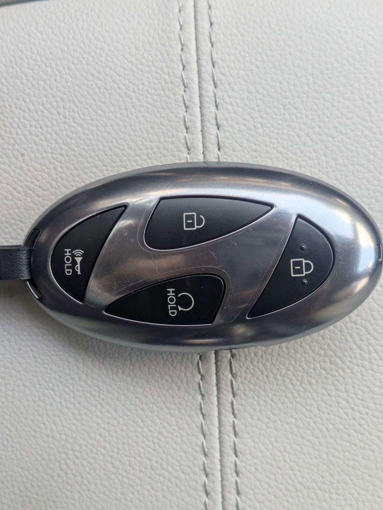 New 2026 Silver Hyundai SEL Premium FWD image 34