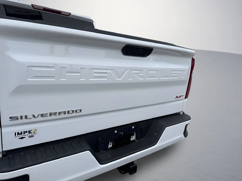 Used 2026 Summit White Chevrolet RST image 37