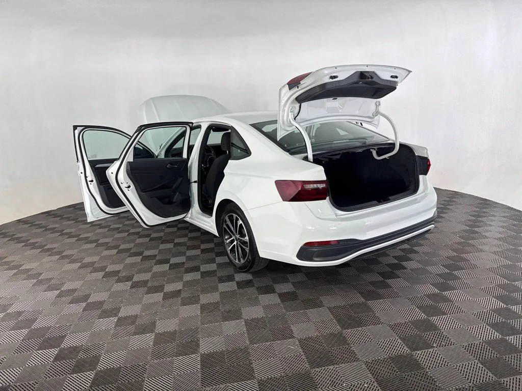 Used 2025 White Volkswagen 1.5T Sport image 18