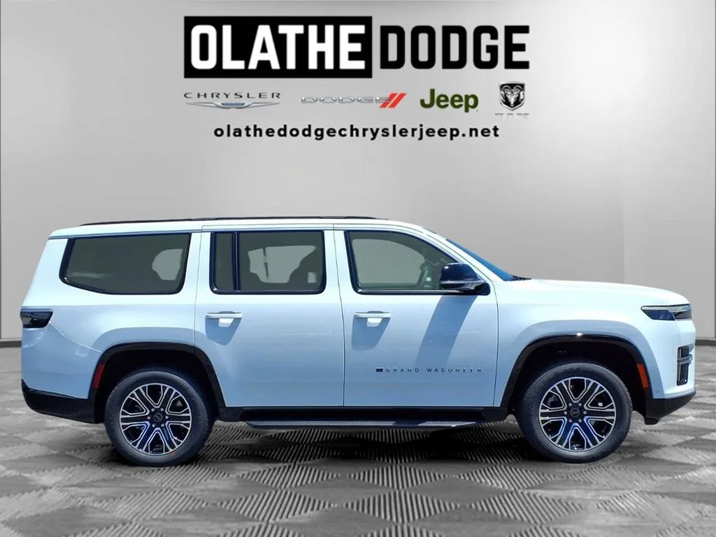 New 2026 Bright White Clear-Coat Exterior Paint Jeep  image 29