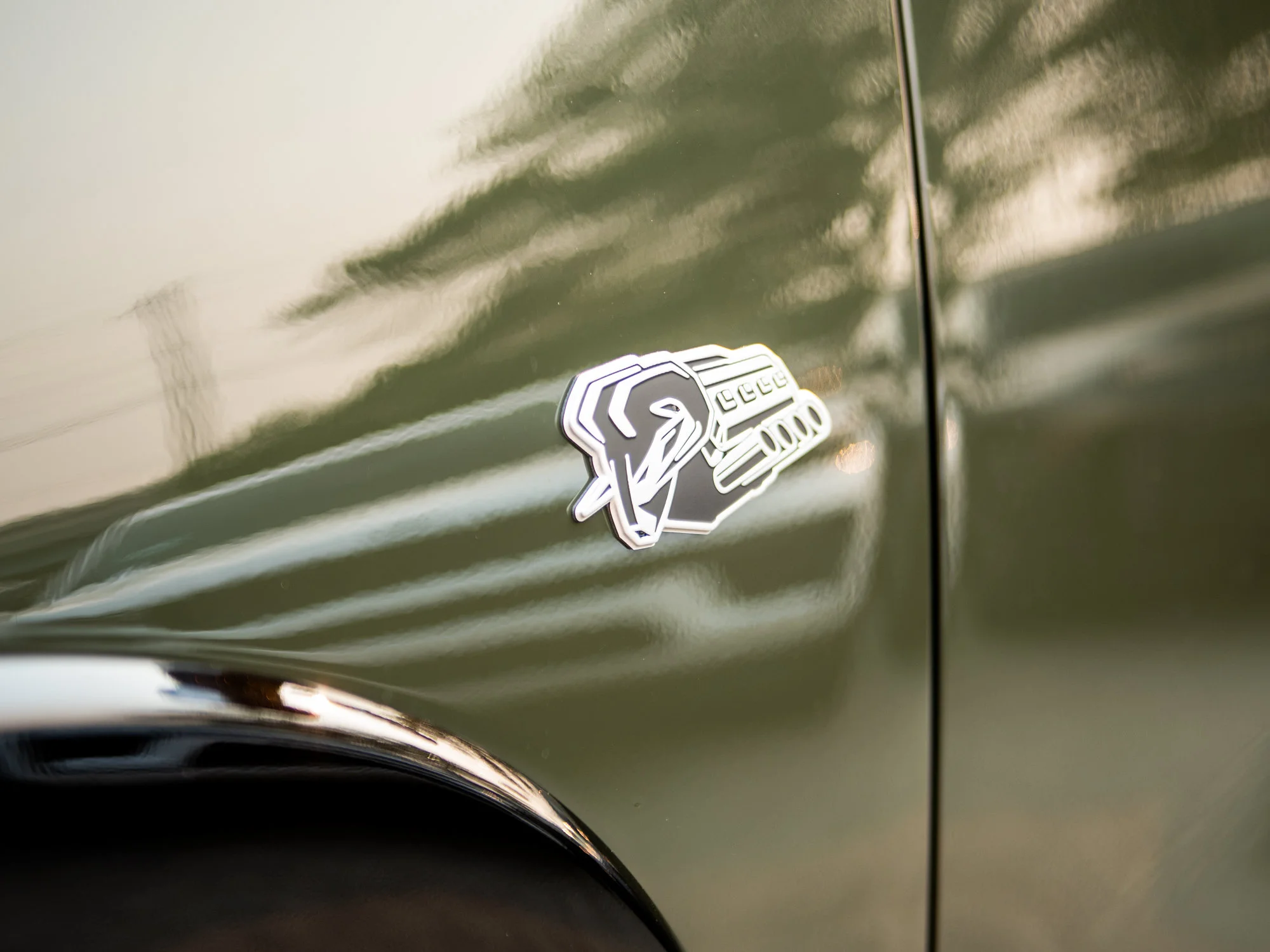 New 2026 Tan RAM Big Horn* Crew Cab 4x4, HEMI V8 image 3