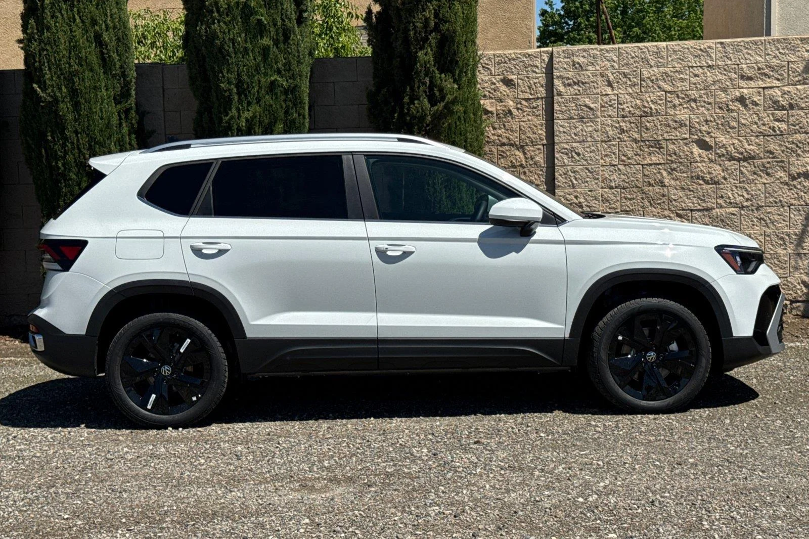 New 2026 Pure White Volkswagen SE image 3