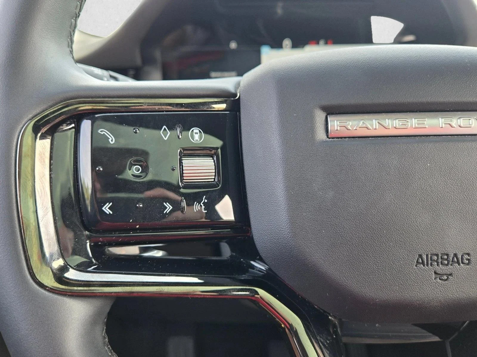Used 2024 White Land Rover Core S image 10