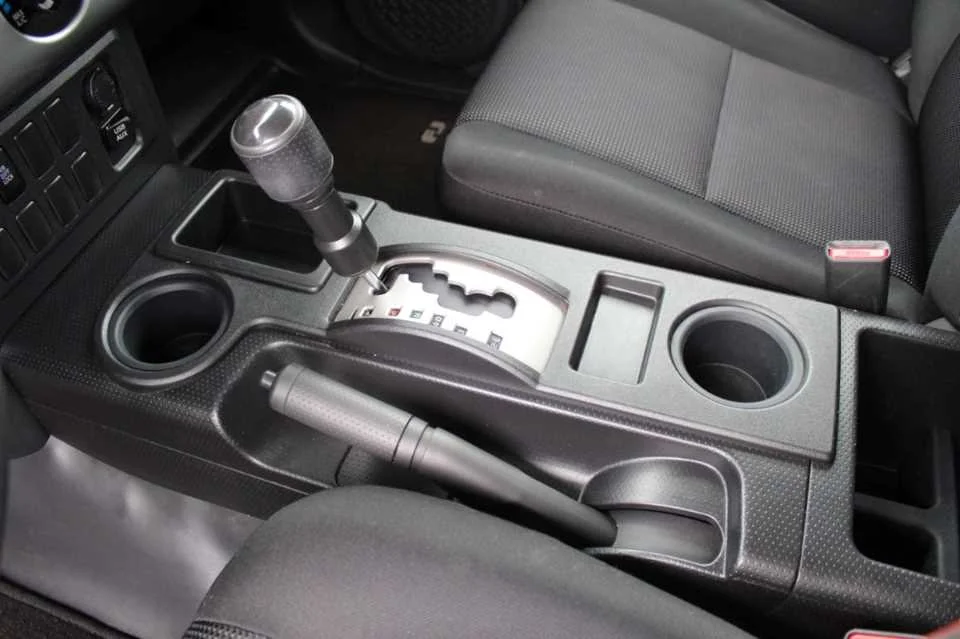Used 2011 GRAY TOYOTA  image 28