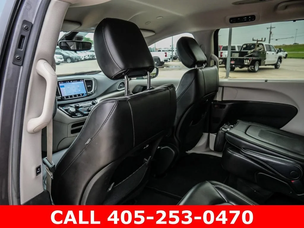 Used 2023 Gray Chrysler Touring L image 25