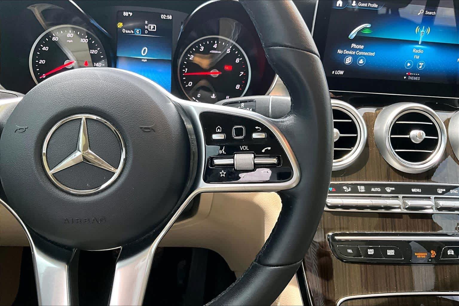 Used 2020 Selenite Grey Metallic Mercedes-Benz GLC 300 image 25