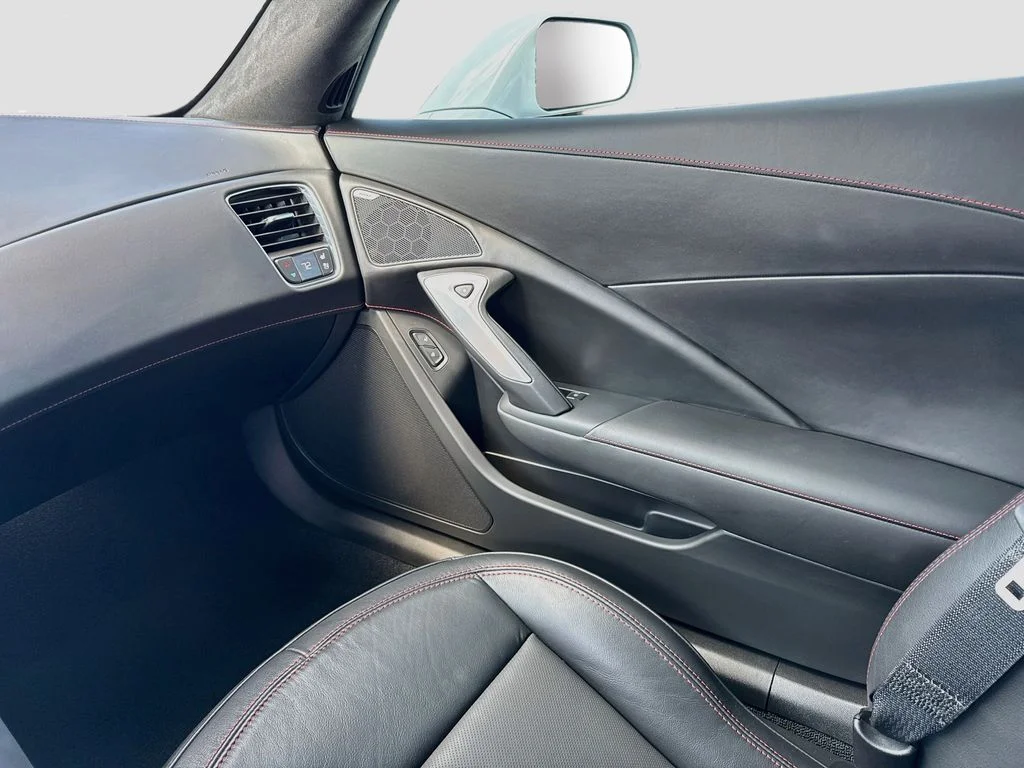 Used 2019 White Chevrolet Z06 image 30
