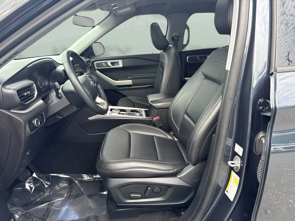 Used 2024 Blue Ford XLT image 6
