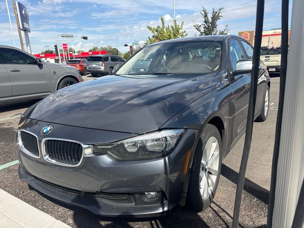 Used 2017 Gray BMW 320i xDrive image 2