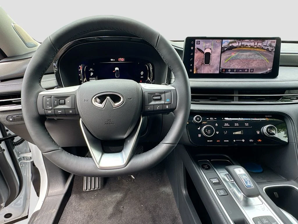 New 2027 RADIANT WHITE INFINITI Luxe FWD image 11