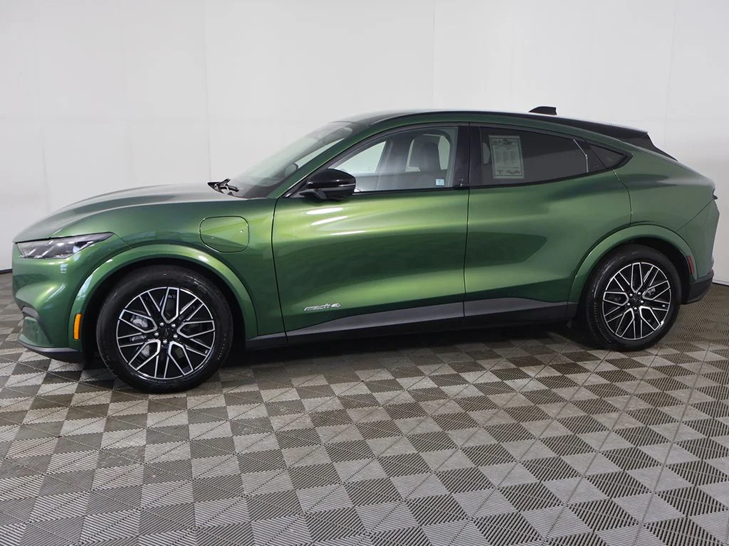 Used 2025 Green Metallic Ford Premium image 22