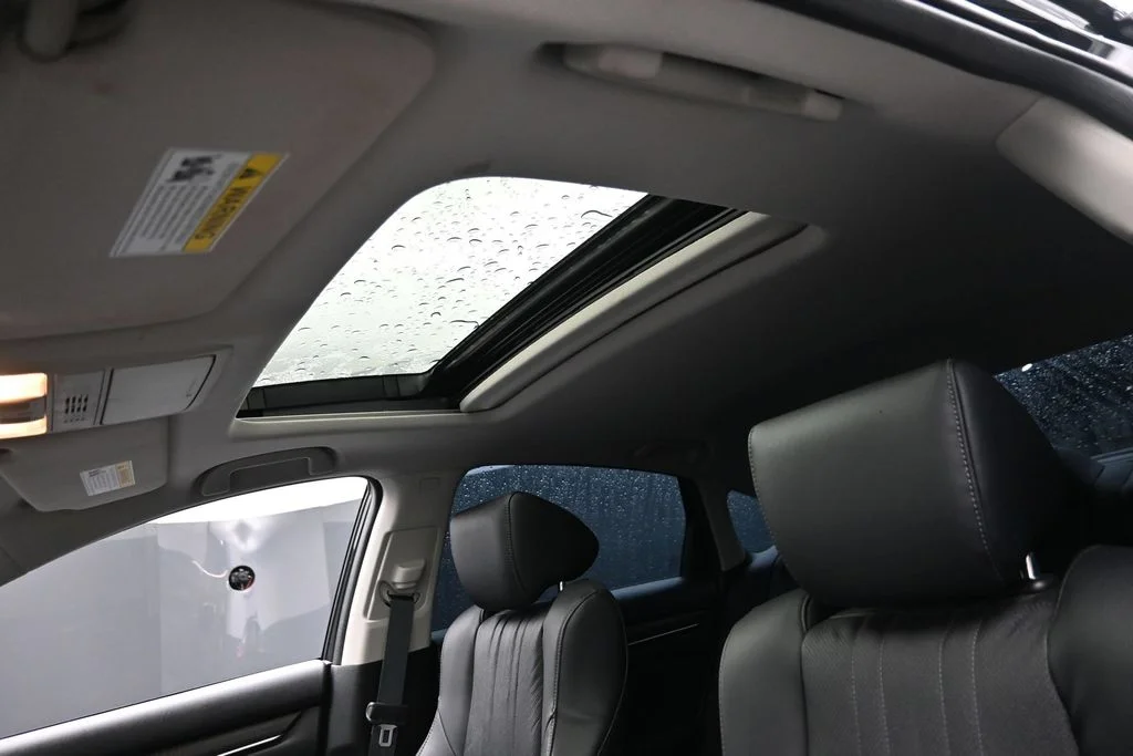 Used 2018 Black Honda EX-L image 21