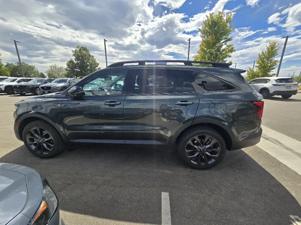 Used 2023 Aruba Green Kia X-Line SX Prestige image 2