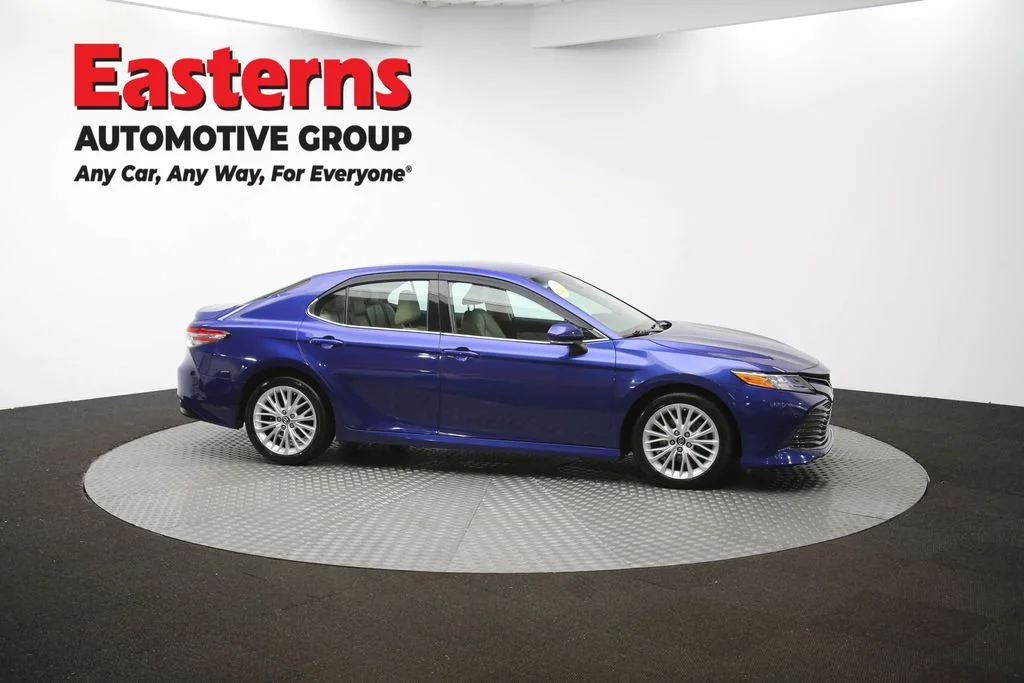 Used 2018 Blue Toyota XLE image 43