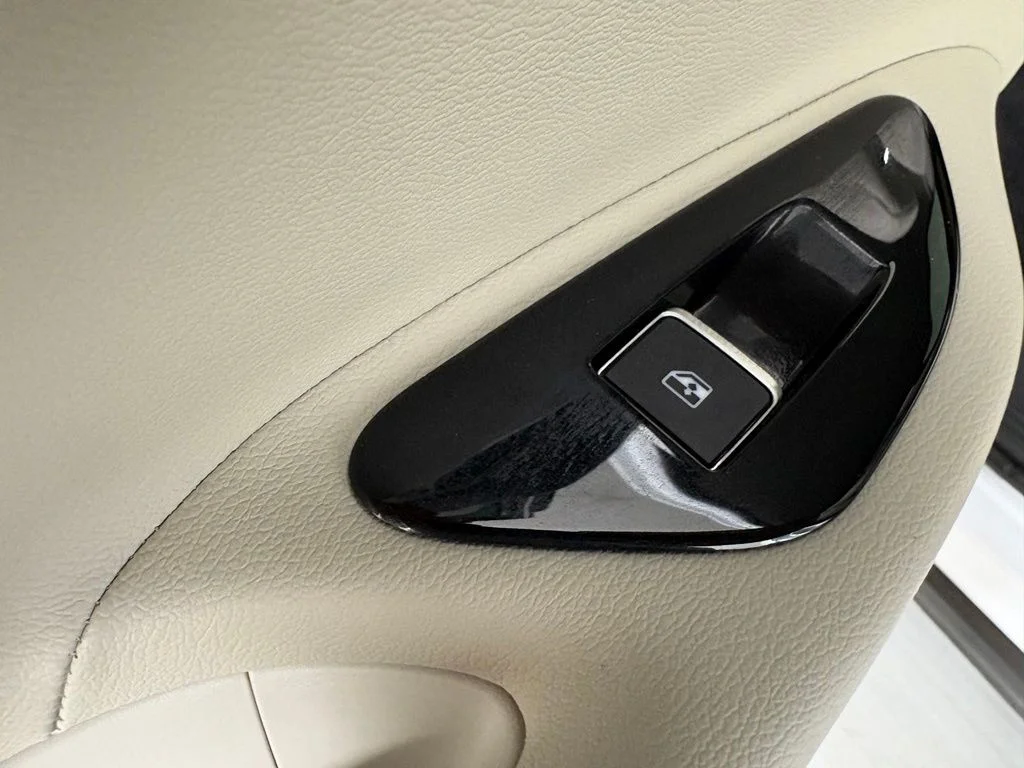 Used 2025 White Nissan SV image 35