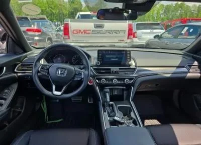 Used 2018 Modern Steel Metallic Honda Sport 1.5T image 4